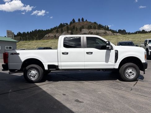 Used 2024 Ford F250 XL AWD/4WD image 5