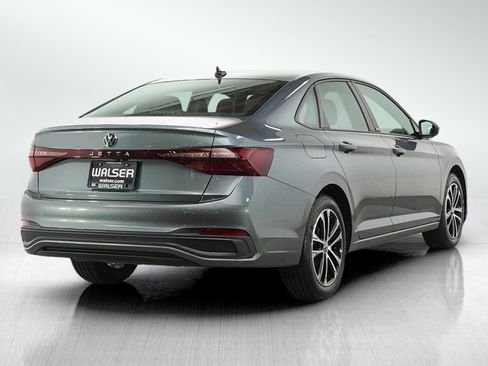 Used 2025 Volkswagen Jetta Sport FWD image 5