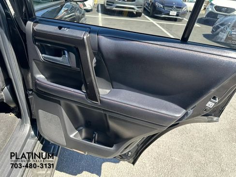Used 2019 Toyota 4Runner TRD Off-Road Premium AWD/4WD image 18