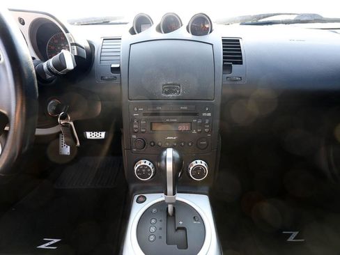 Used 2007 Nissan 350Z Touring RWD image 18
