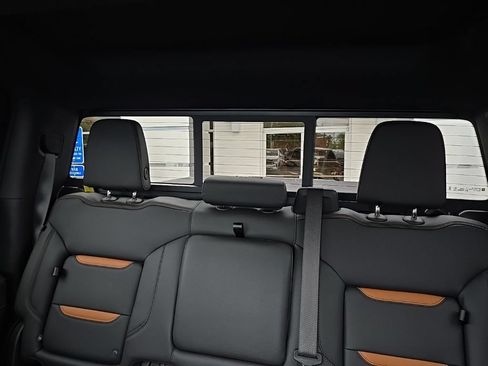 Used 2026 GMC Sierra 1500 AT4 w/ Technology Package AWD/4WD image 52