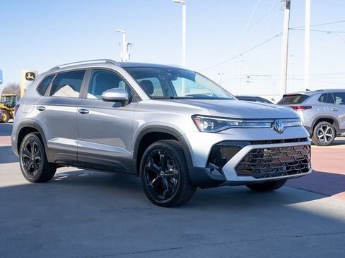 New 2026 Volkswagen Taos SEL AWD/4WD image 8