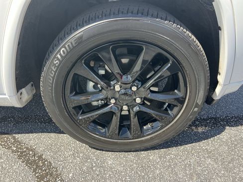 Used 2018 Jeep Grand Cherokee Altitude RWD image 13