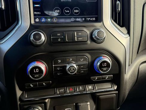 Used 2022 GMC Sierra 1500 SLE image 11