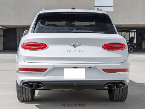 Used 2022 Bentley Bentayga image 7