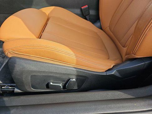 Used 2025 BMW 230i Coupe w/ M Sport Package image 28