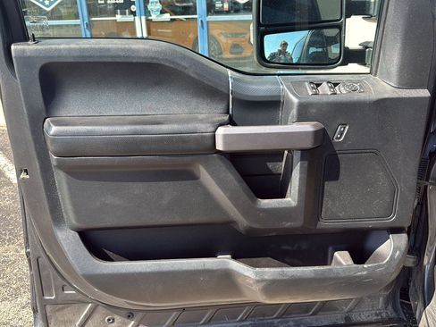 Used 2019 Ford F150 XLT w/ Equipment Group 302A Luxury image 16