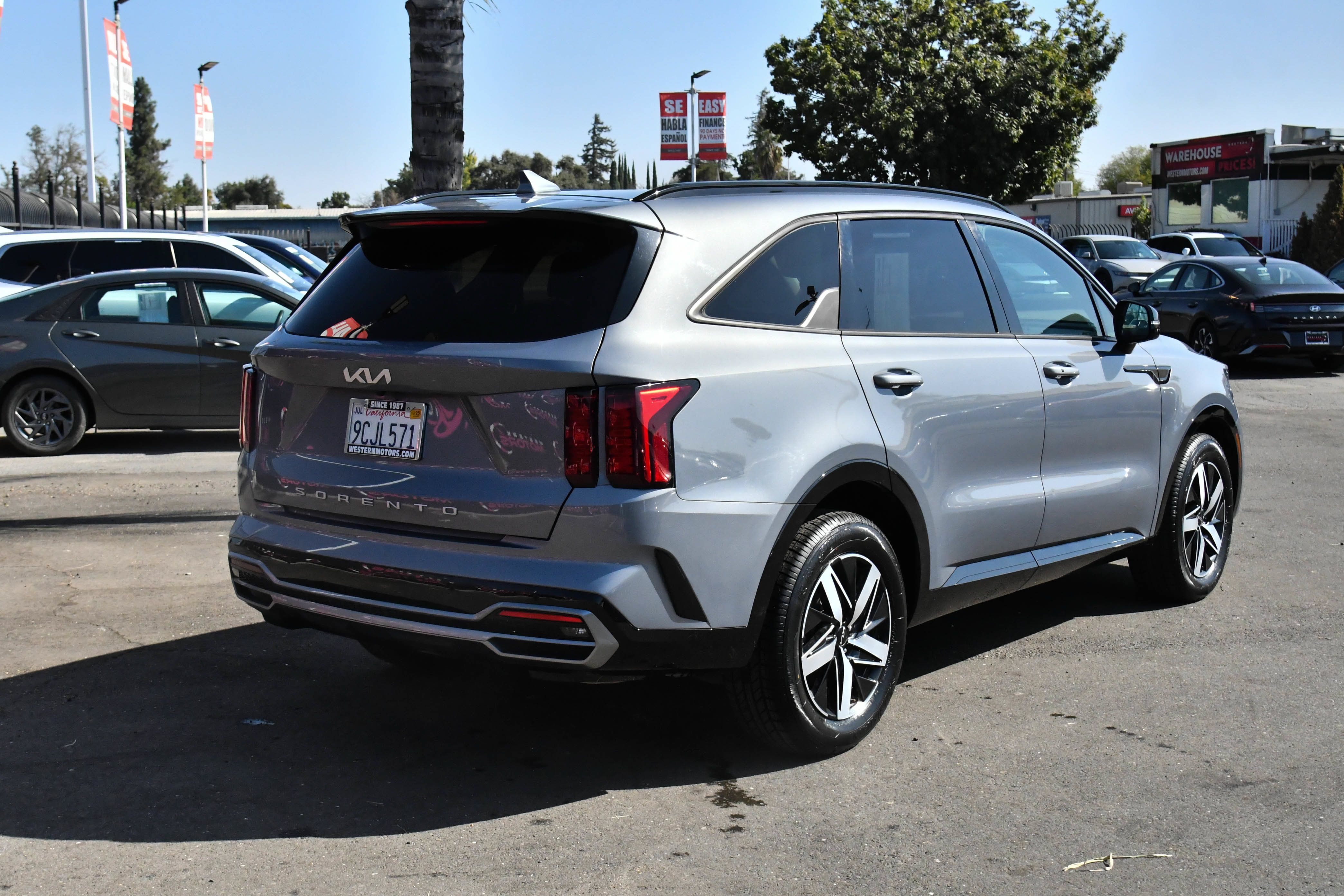 Used 2022 Kia Sorento S w/ Panoramic Sunroof Package FWD image 8