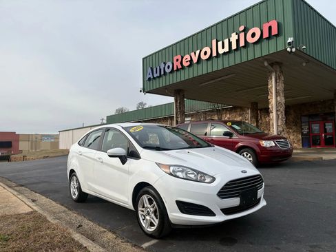 Used 2019 Ford Fiesta SE image 1
