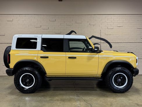 Used 2023 Ford Bronco Heritage Edition image 3