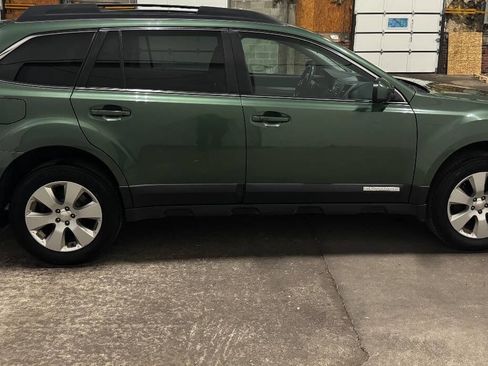 Used 2011 Subaru Outback 2.5i Premium w/ All-Weather Pkg AWD/4WD image 6