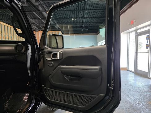 Used 2022 Jeep Gladiator Sport AWD/4WD image 20