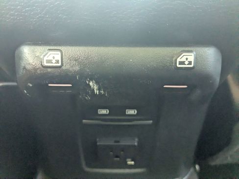 Used 2025 Jeep Wrangler Unlimited Sahara AWD/4WD image 18