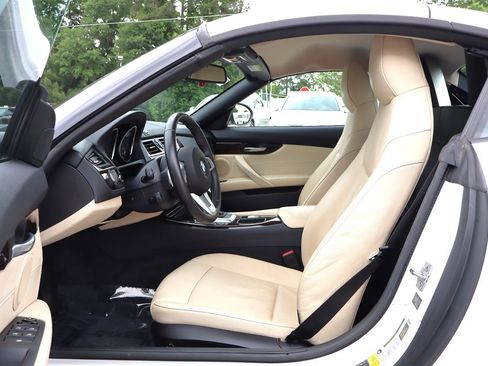 Used 2010 BMW Z4 sDrive35i RWD image 20