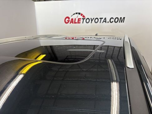 Used 2021 Buick Enclave Premium w/ Sun and Sites Package image 10