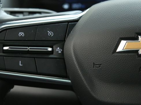 Certified 2025 Chevrolet Equinox LT FWD image 11