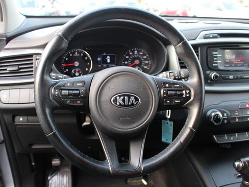 Used 2016 Kia Sorento LX w/ LX Convenience Package FWD image 18