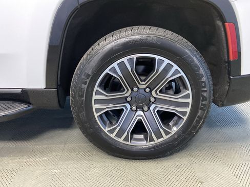 Used 2024 Jeep Wagoneer Series II w/ Flexible Seating Group image 38