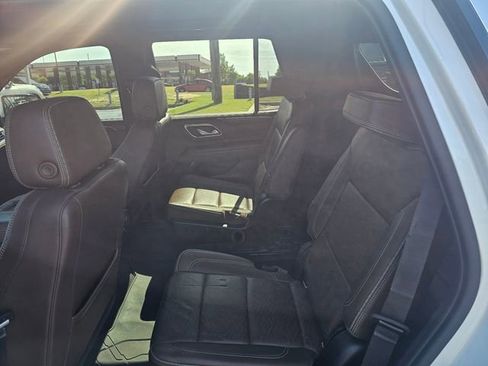 Used 2021 Chevrolet Tahoe High Country RWD image 17
