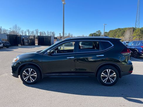 Used 2019 Nissan Rogue SV w/ Premium Package image 6