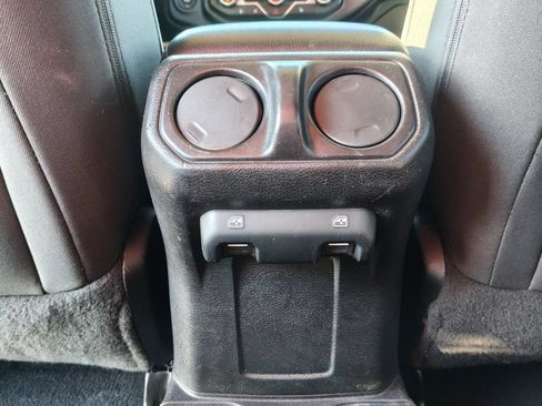 Used 2019 Jeep Wrangler Unlimited Sport w/ Cold Weather Group AWD/4WD image 10
