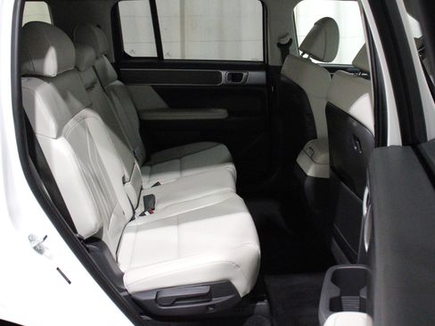 Used 2025 Hyundai Santa Fe SEL AWD/4WD image 30