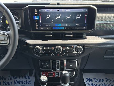 Certified 2025 Jeep Wrangler Unlimited Rubicon 4xe w/ Convenience Group AWD/4WD image 26