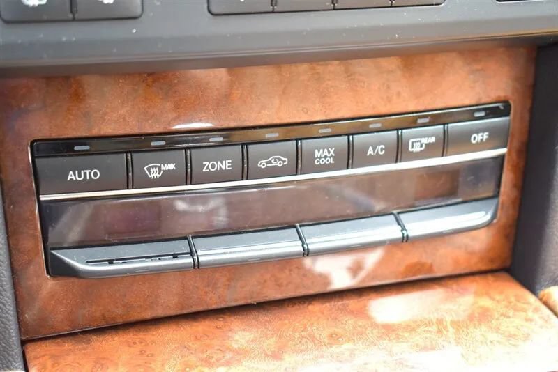 Used 2013 Mercedes-Benz E 350 BlueTEC Sedan image 21