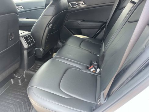 Used 2025 Kia Sportage EX FWD image 20