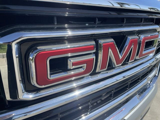 Used 2025 GMC Yukon Elevation w/ Elevation Premium Package AWD/4WD image 32