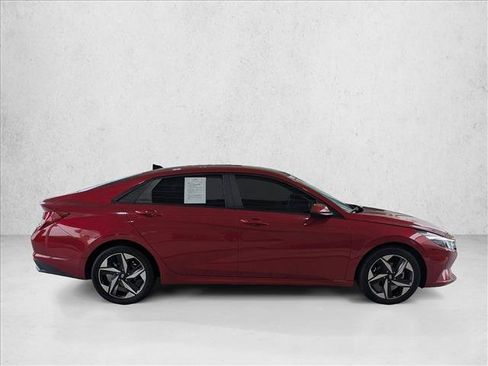 Used 2023 Hyundai Elantra SEL w/ Convenience Package FWD image 4