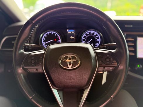 Used 2018 Toyota Camry SE FWD image 15