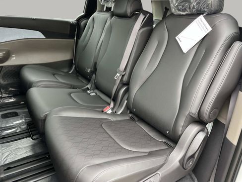 New 2026 Kia Carnival EX FWD image 20