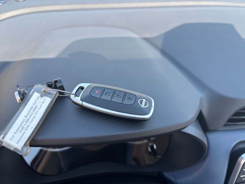 Used 2025 Nissan Versa SV image 21