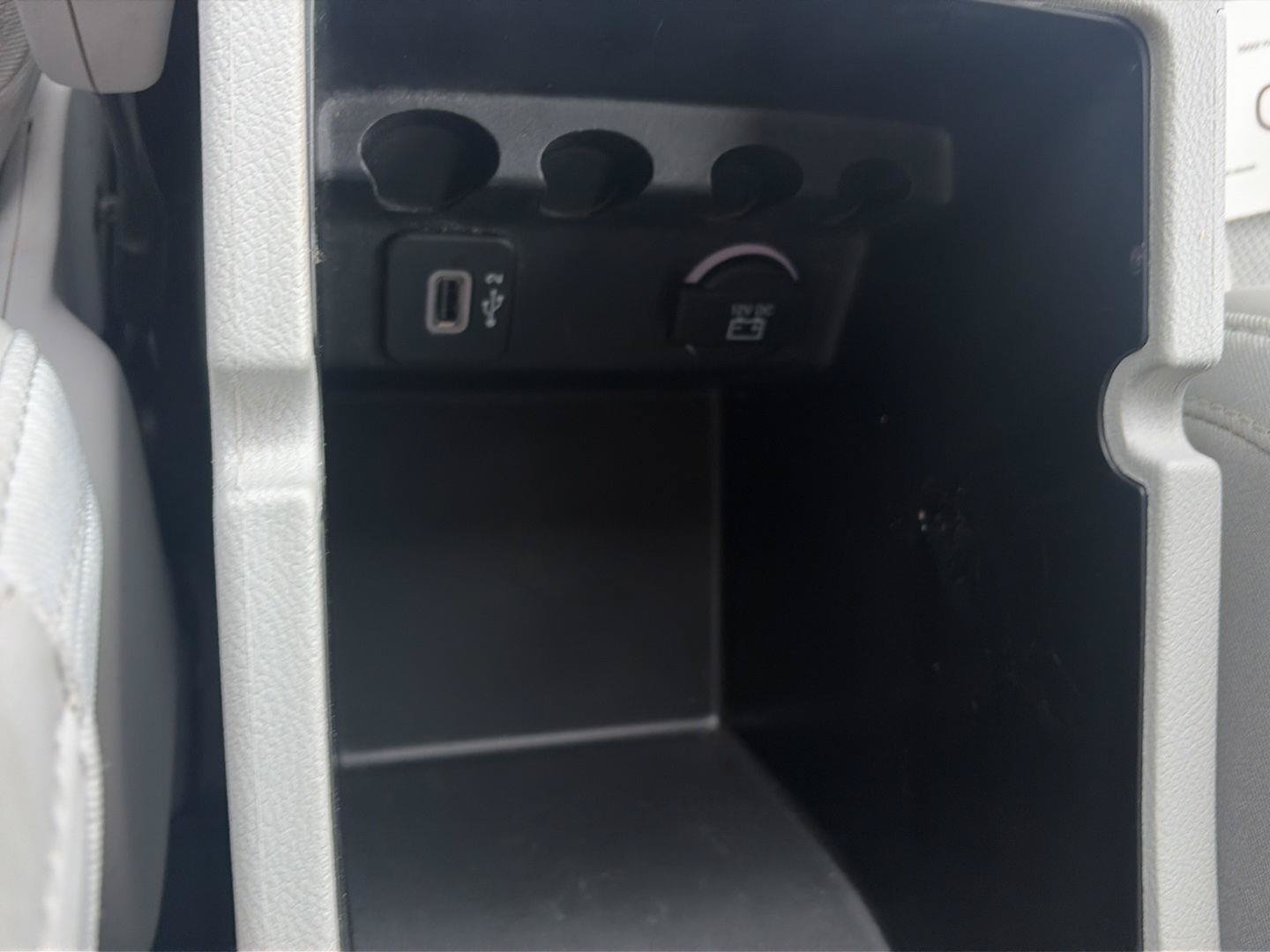 Used 2019 Jeep Cherokee Limited AWD/4WD image 30