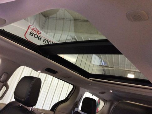 Used 2024 Chrysler Pacifica Limited w/ Trailer Tow Group image 20