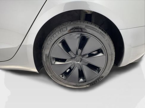 Used 2025 Tesla Model 3 Long Range AWD/4WD image 11