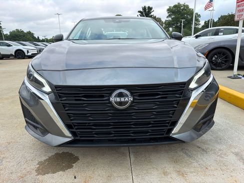 Used 2025 Nissan Altima 2.5 SV AWD/4WD image 2