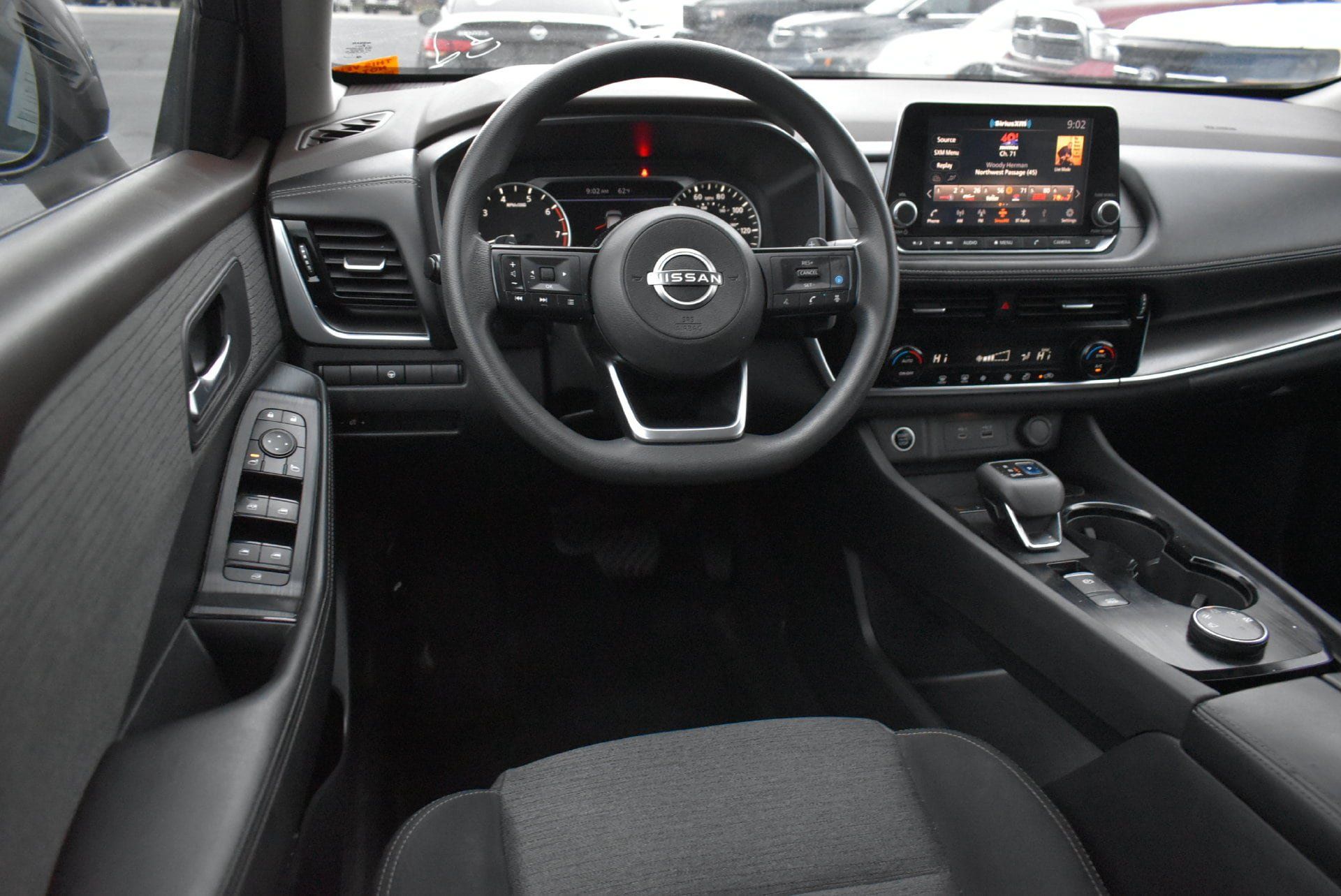 Used 2022 Nissan Rogue SV AWD/4WD image 17