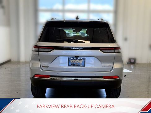 Used 2025 Jeep Grand Cherokee Limited w/ Luxury Tech Group II AWD/4WD image 10