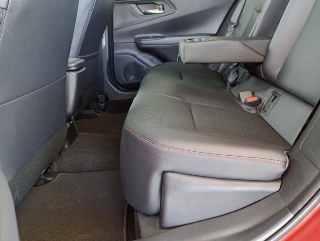 Used 2026 Toyota Prius Plug-In Hybrid FWD image 27