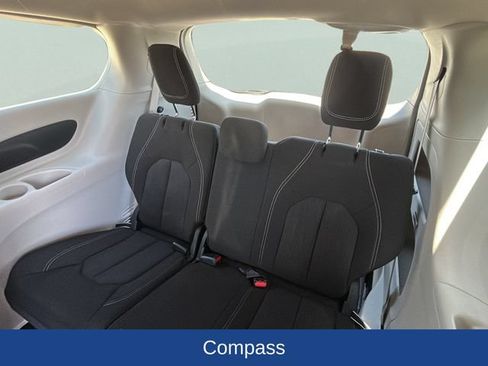 Used 2023 Chrysler Voyager LX FWD image 18