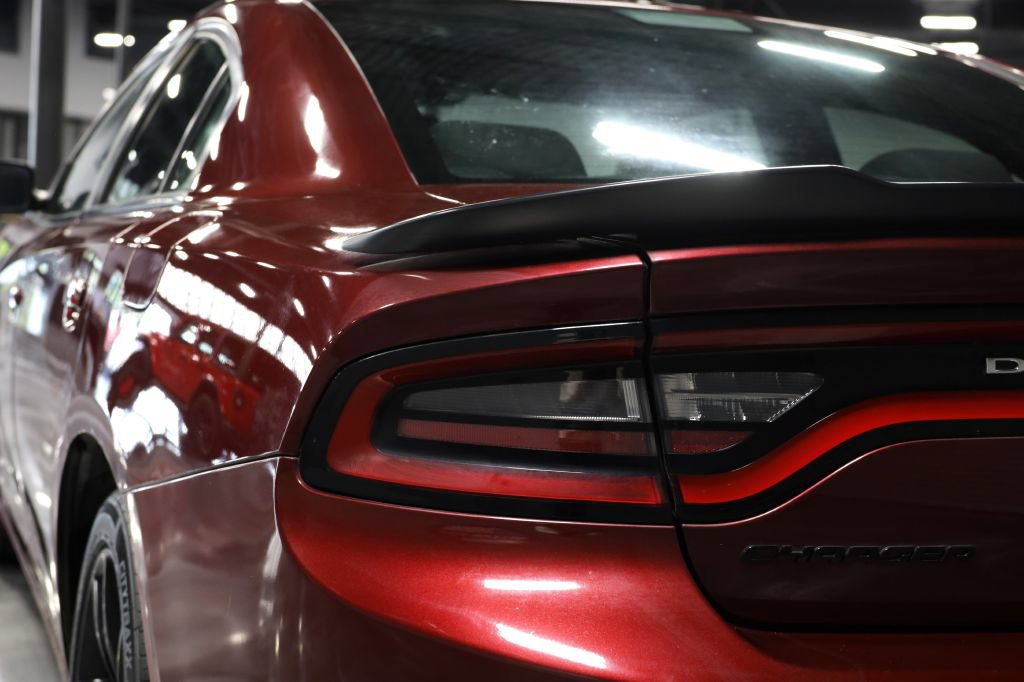 Used 2018 Dodge Charger SXT w/ Blacktop Package RWD image 33