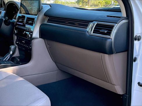Used 2023 Lexus GX 460 Premium w/ Premium Plus Package image 18