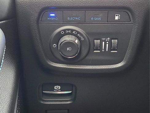 Used 2024 Jeep Grand Cherokee Trailhawk w/ Luxury Tech Group III image 21