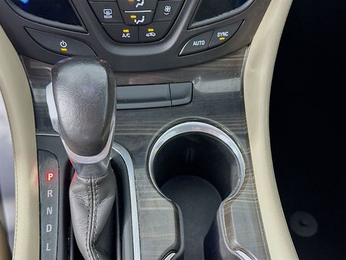 Used 2020 Buick Envision Essence FWD image 17