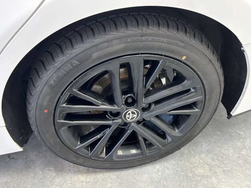 Certified 2025 Toyota Camry SE FWD image 9