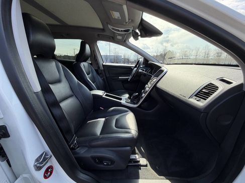 Used 2015 Volvo XC60 T5 Premier image 22