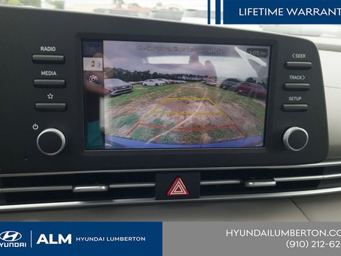 New 2025 Hyundai Elantra SEL FWD image 21