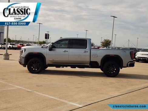 Used 2024 GMC Sierra 2500 AT4 w/ AT4 Premium Plus Package AWD/4WD image 6